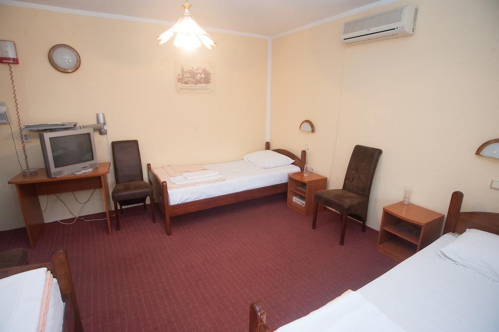Hotel Extra Lion Md Ni المظهر الخارجي الصورة