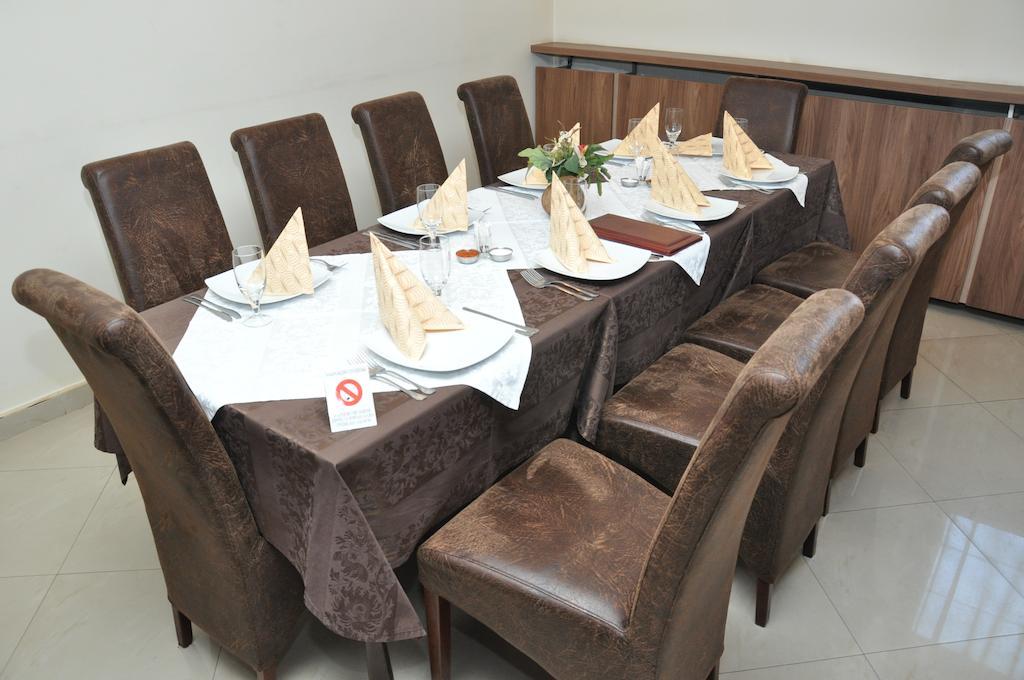 Hotel Extra Lion Md Ni المظهر الخارجي الصورة