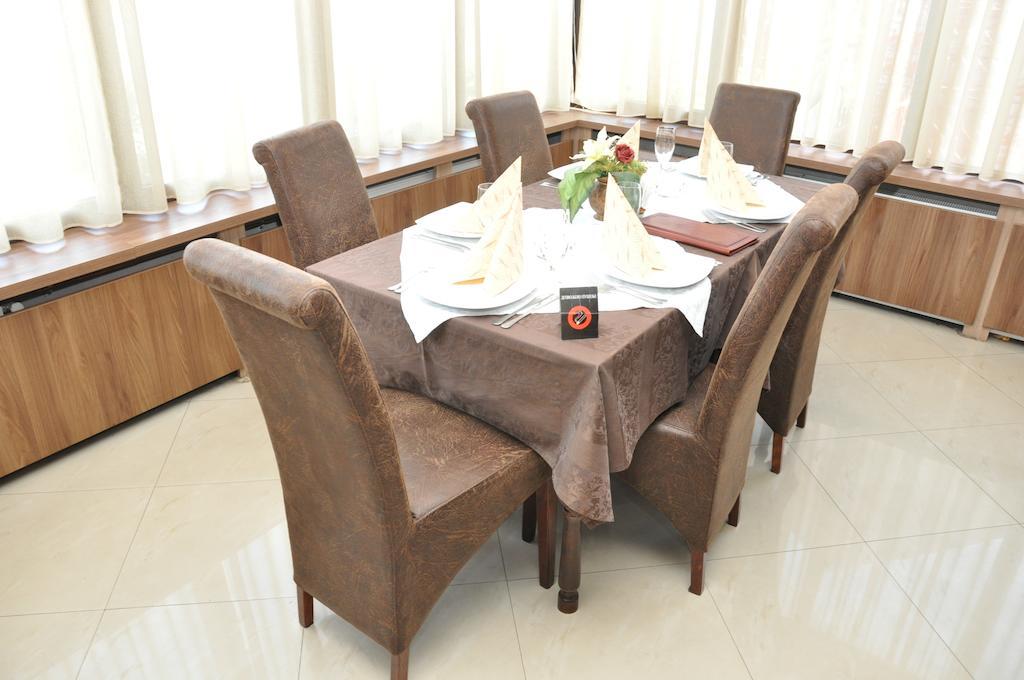 Hotel Extra Lion Md Ni المظهر الخارجي الصورة
